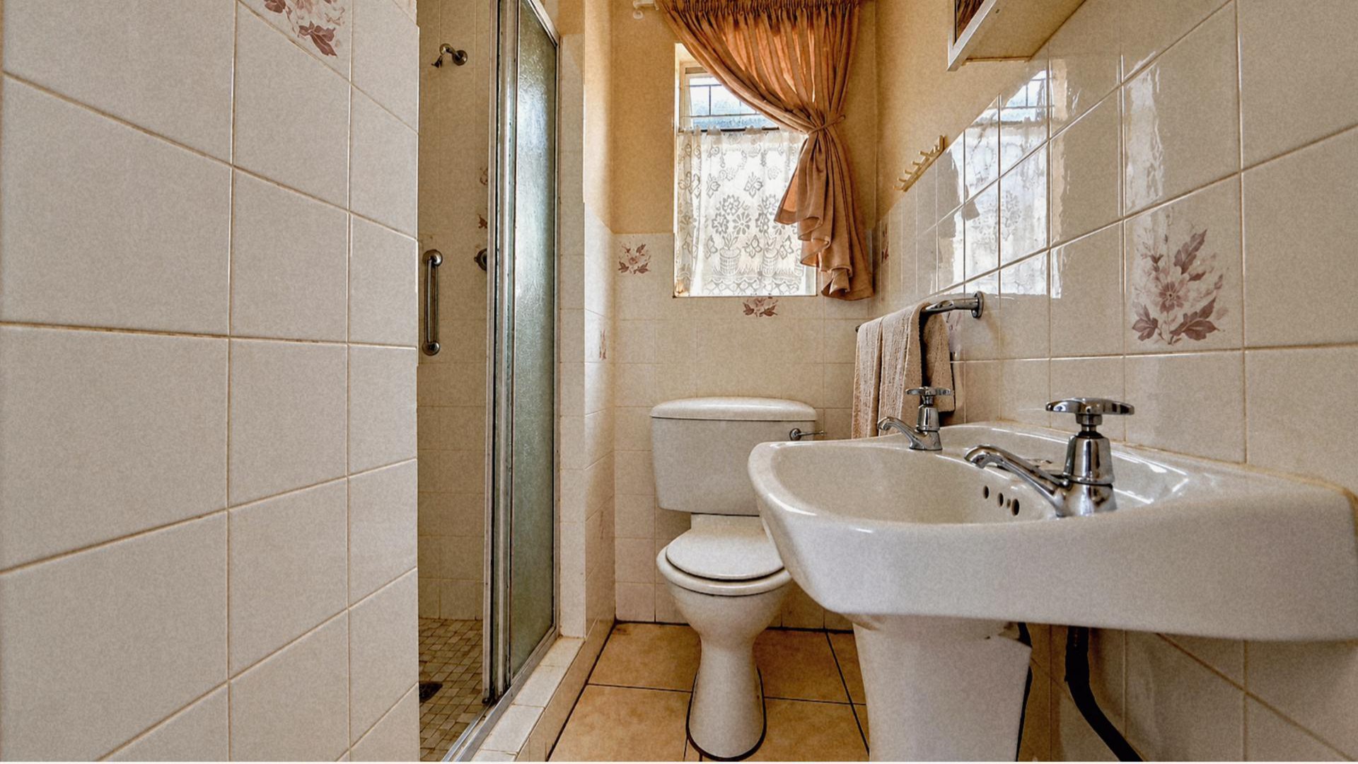 Bathroom 2 of property in Three Rivers
