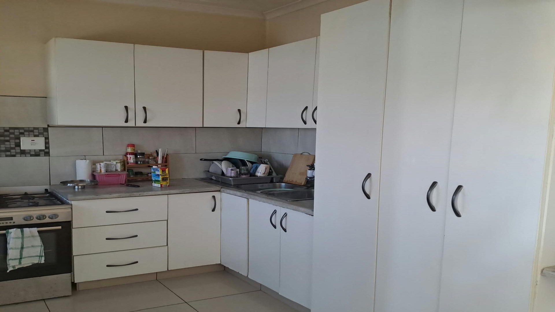Kitchen of property in Brackenham