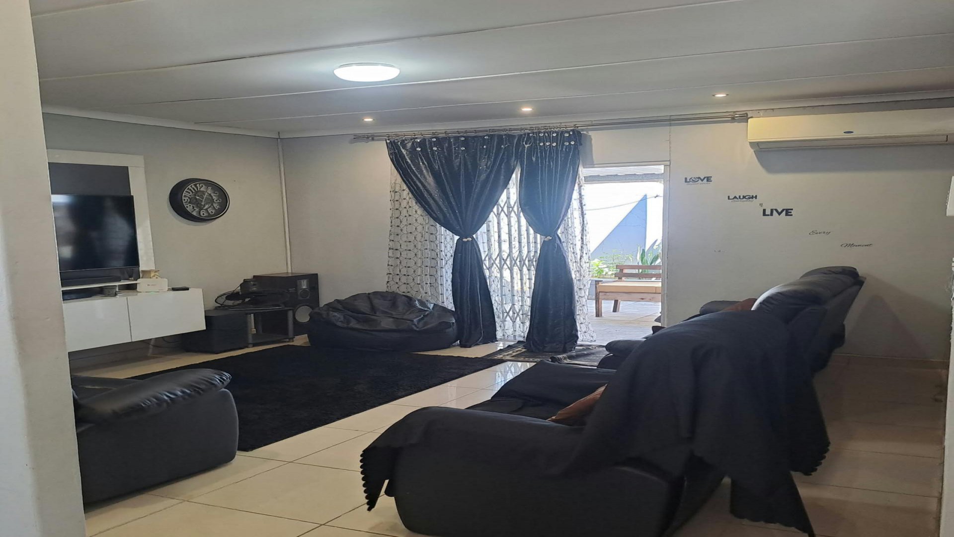 Lounges of property in Brackenham
