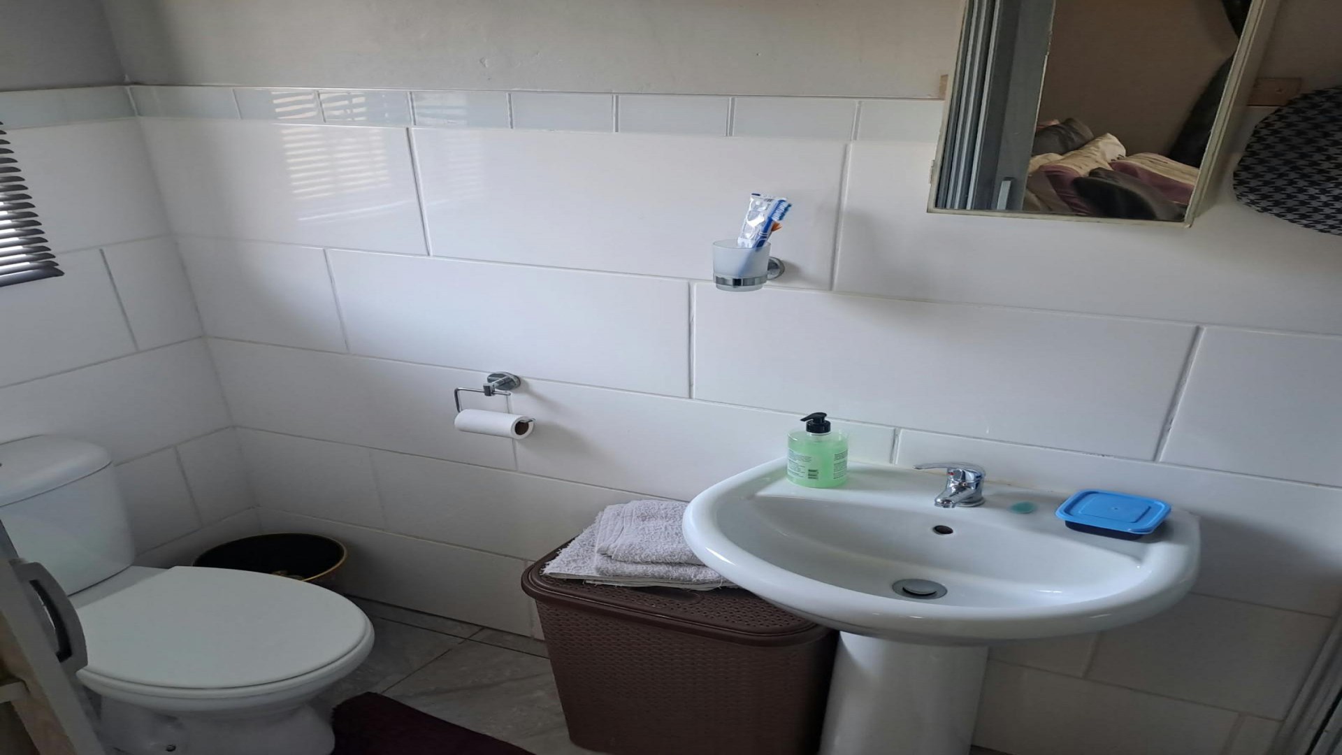 Bathroom 2 of property in Brackenham
