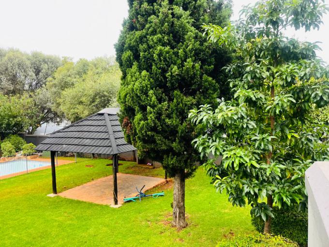 2 Bedroom Apartment for Sale For Sale in Westdene (JHB) - MR723945