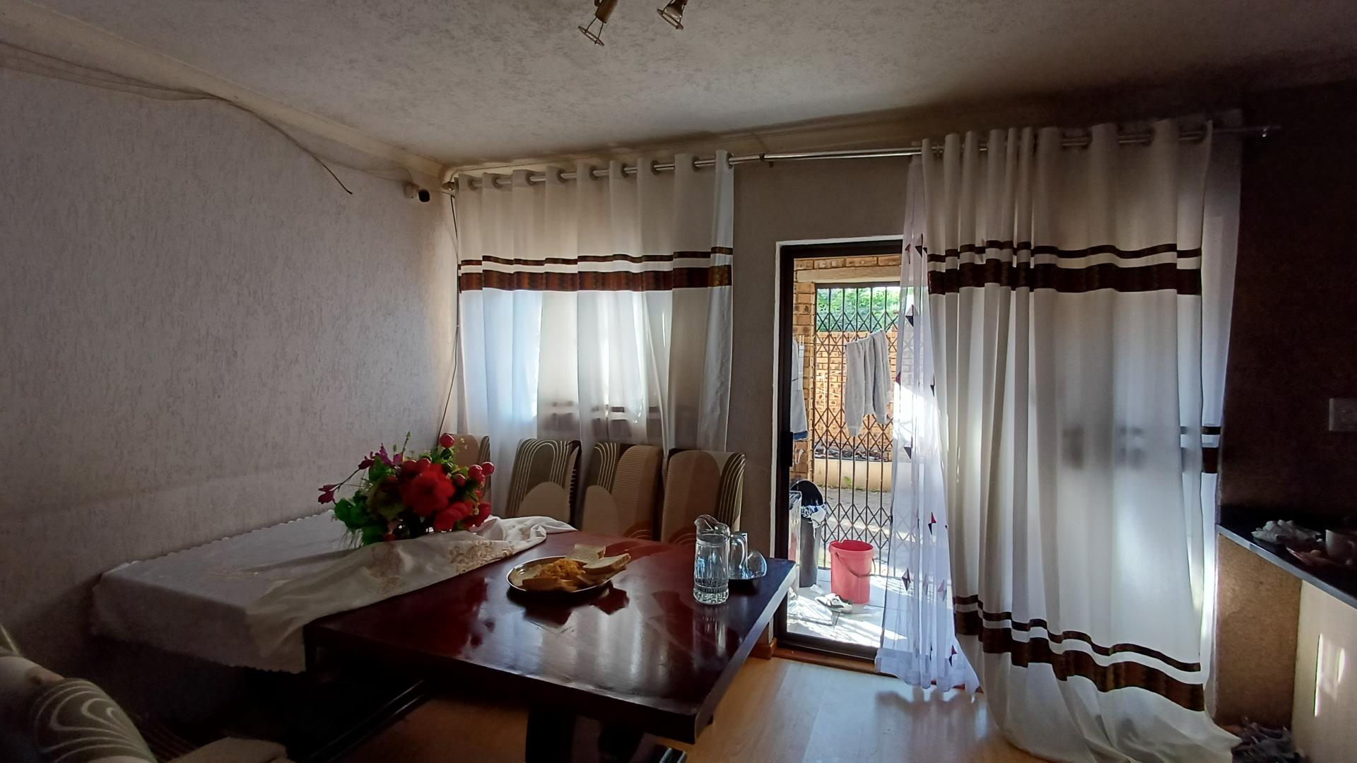 Dining Room of property in Newcastle