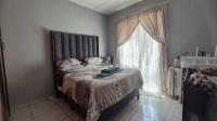 Bed Room 1 of property in Little Falls