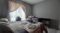 Bed Room 1 of property in Little Falls