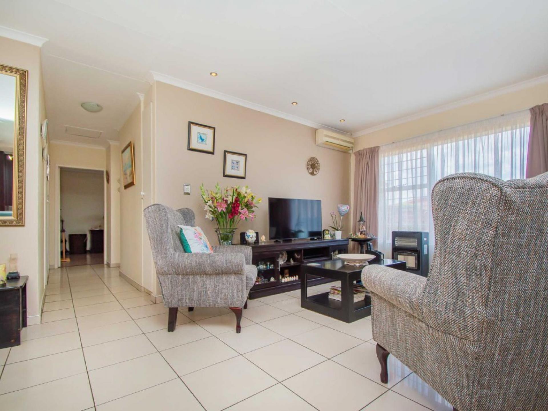  of property in Helderkruin