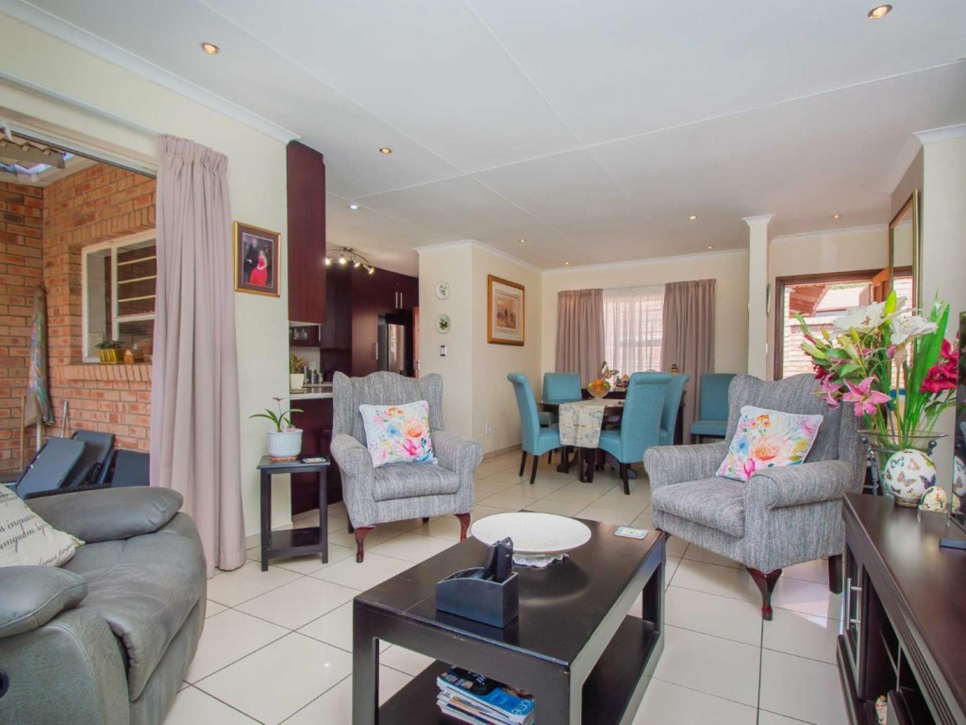  of property in Helderkruin
