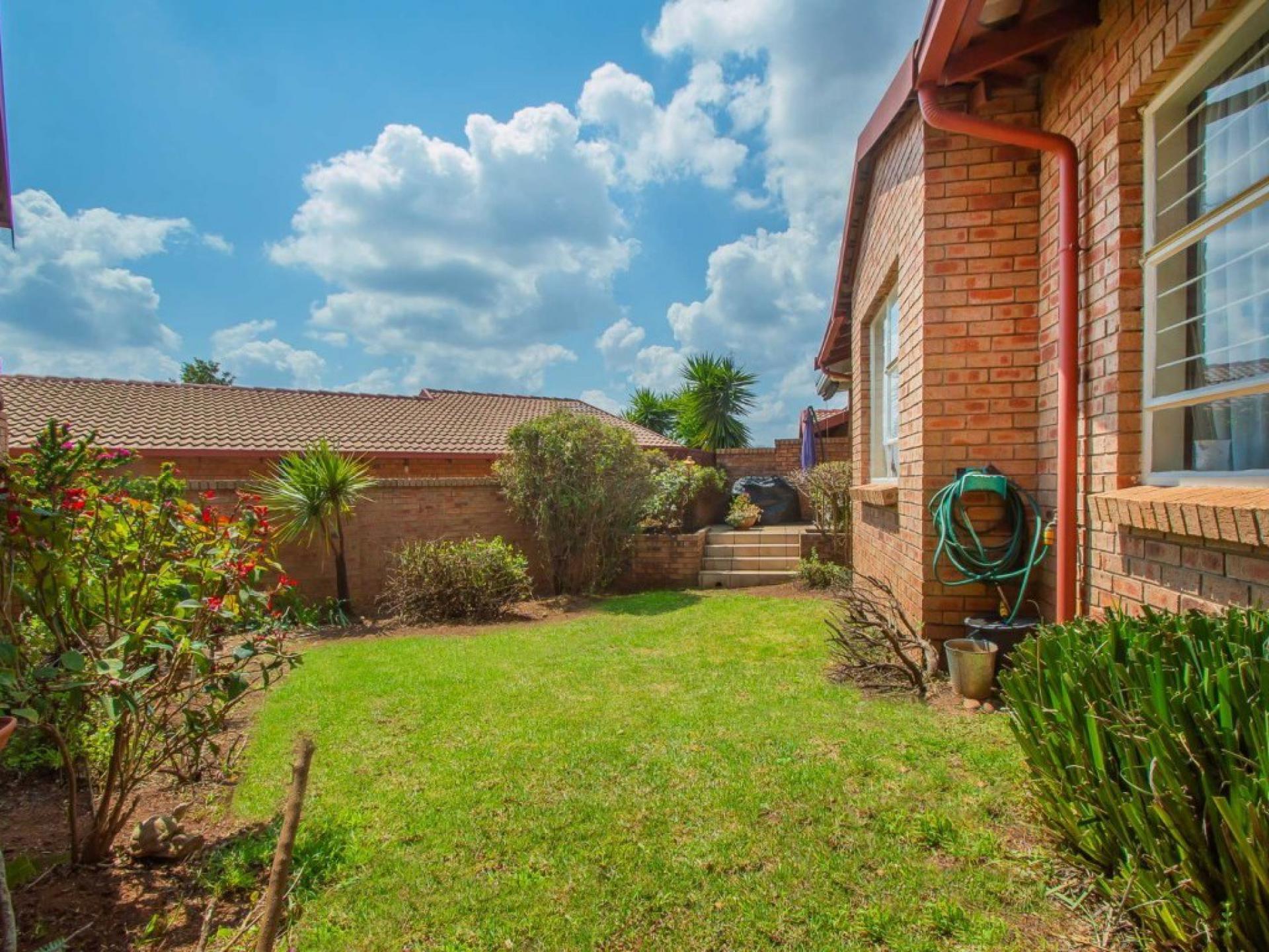  of property in Helderkruin