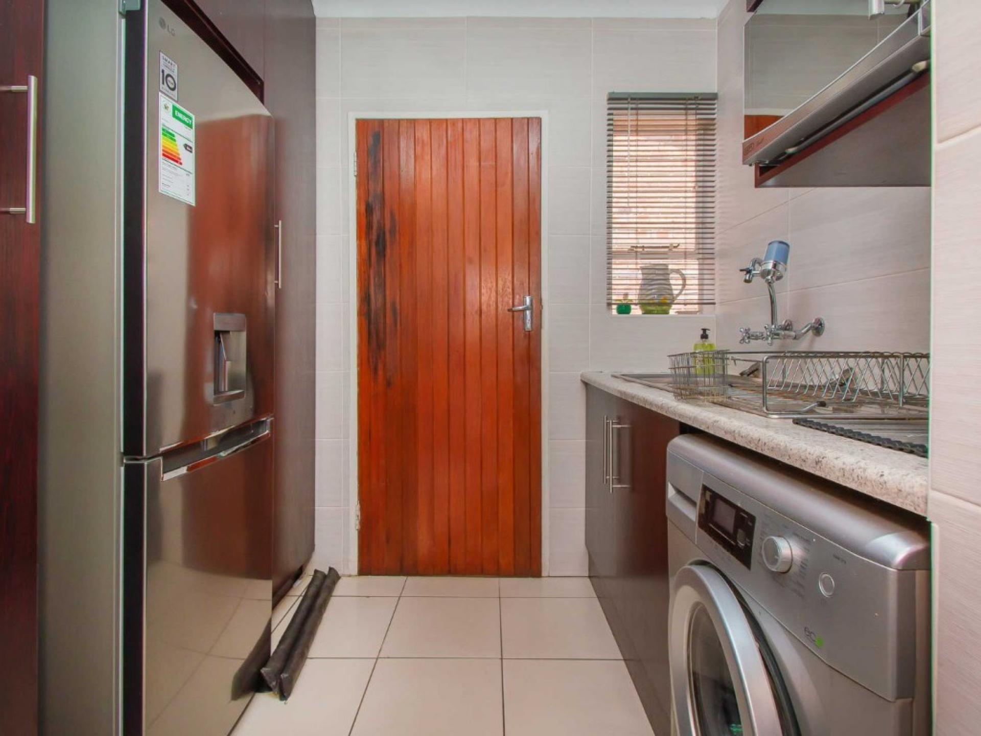  of property in Helderkruin