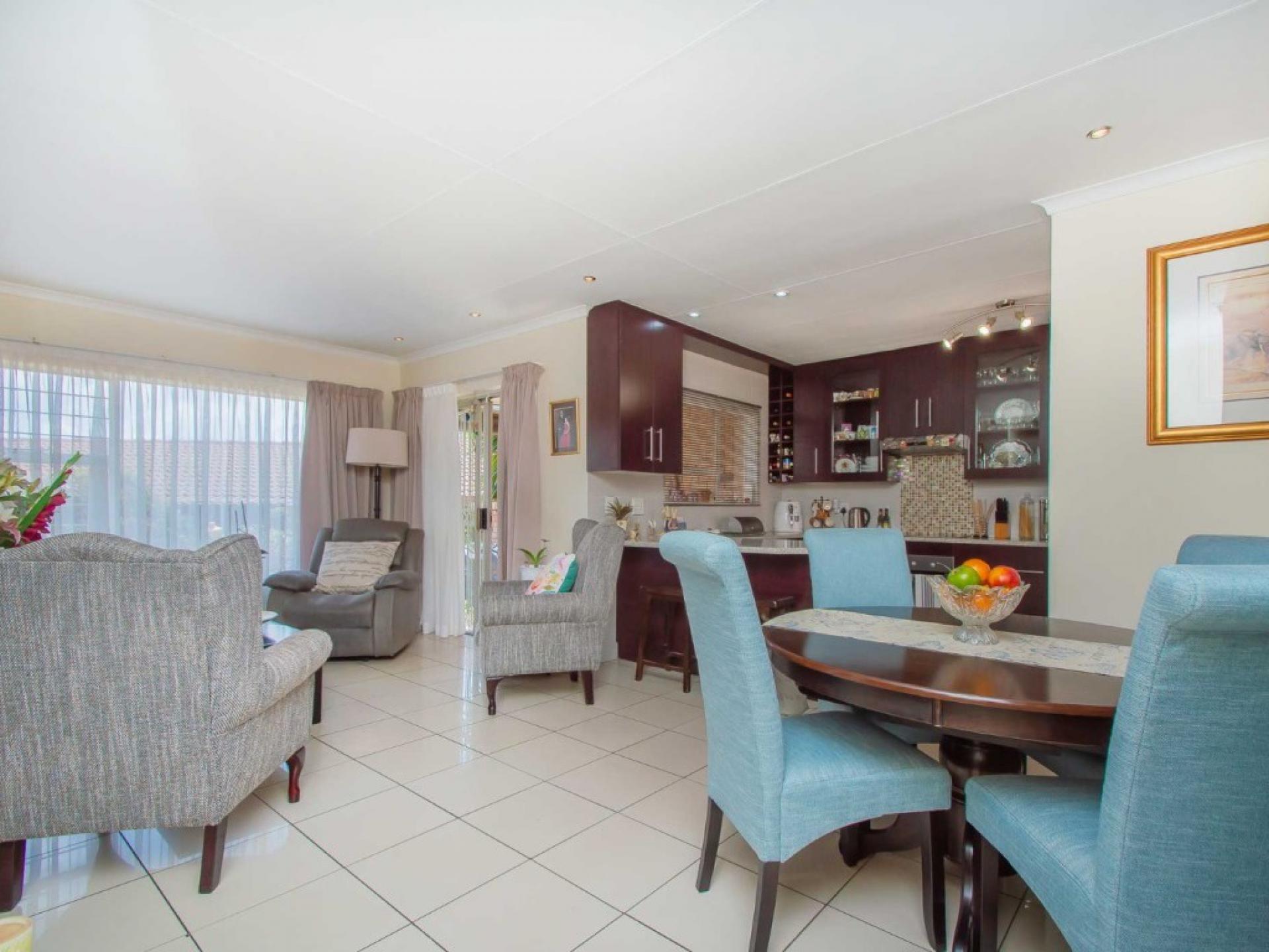 of property in Helderkruin