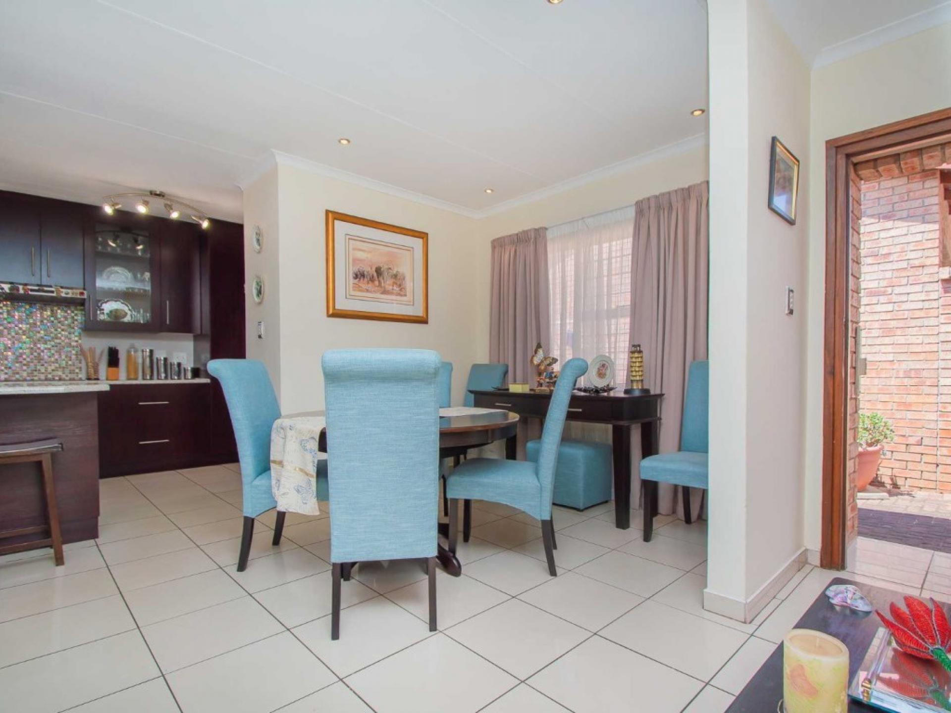 of property in Helderkruin