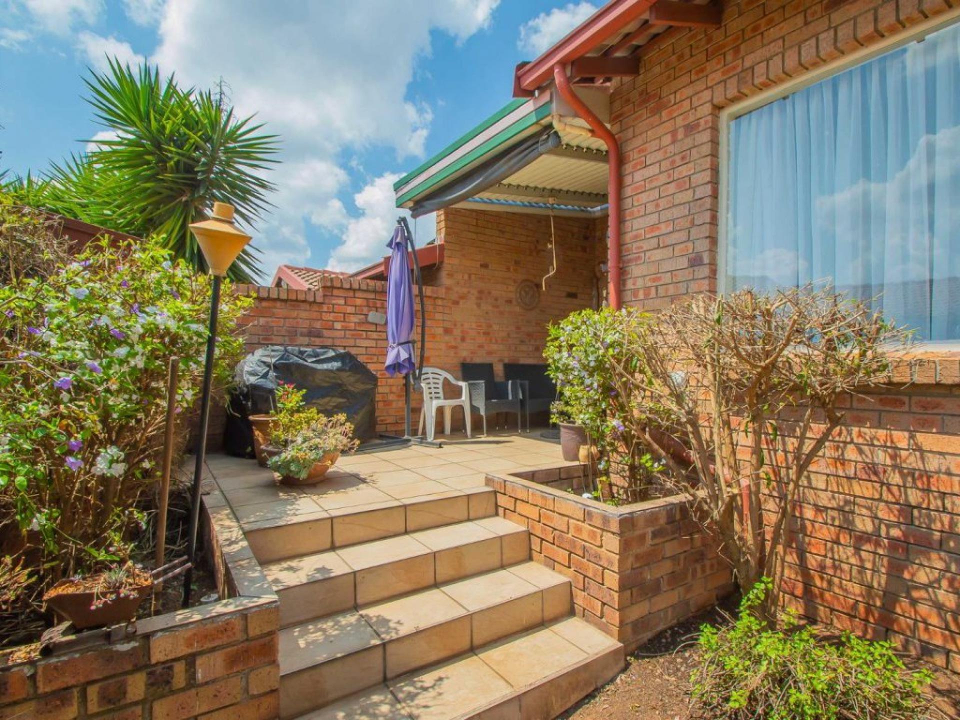  of property in Helderkruin
