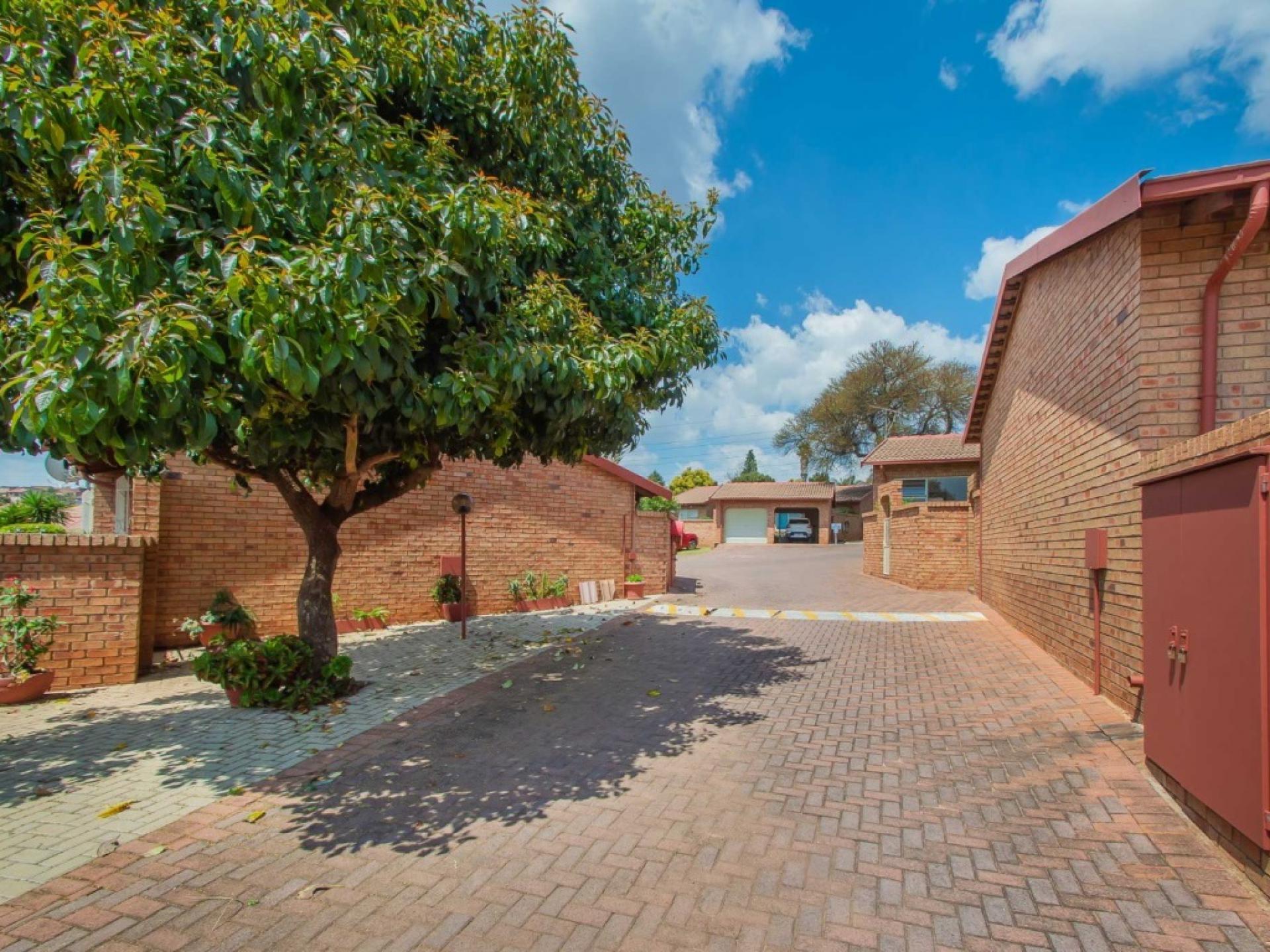  of property in Helderkruin