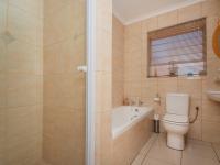  of property in Helderkruin