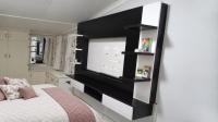 Bed Room 2 of property in Bombay Heights