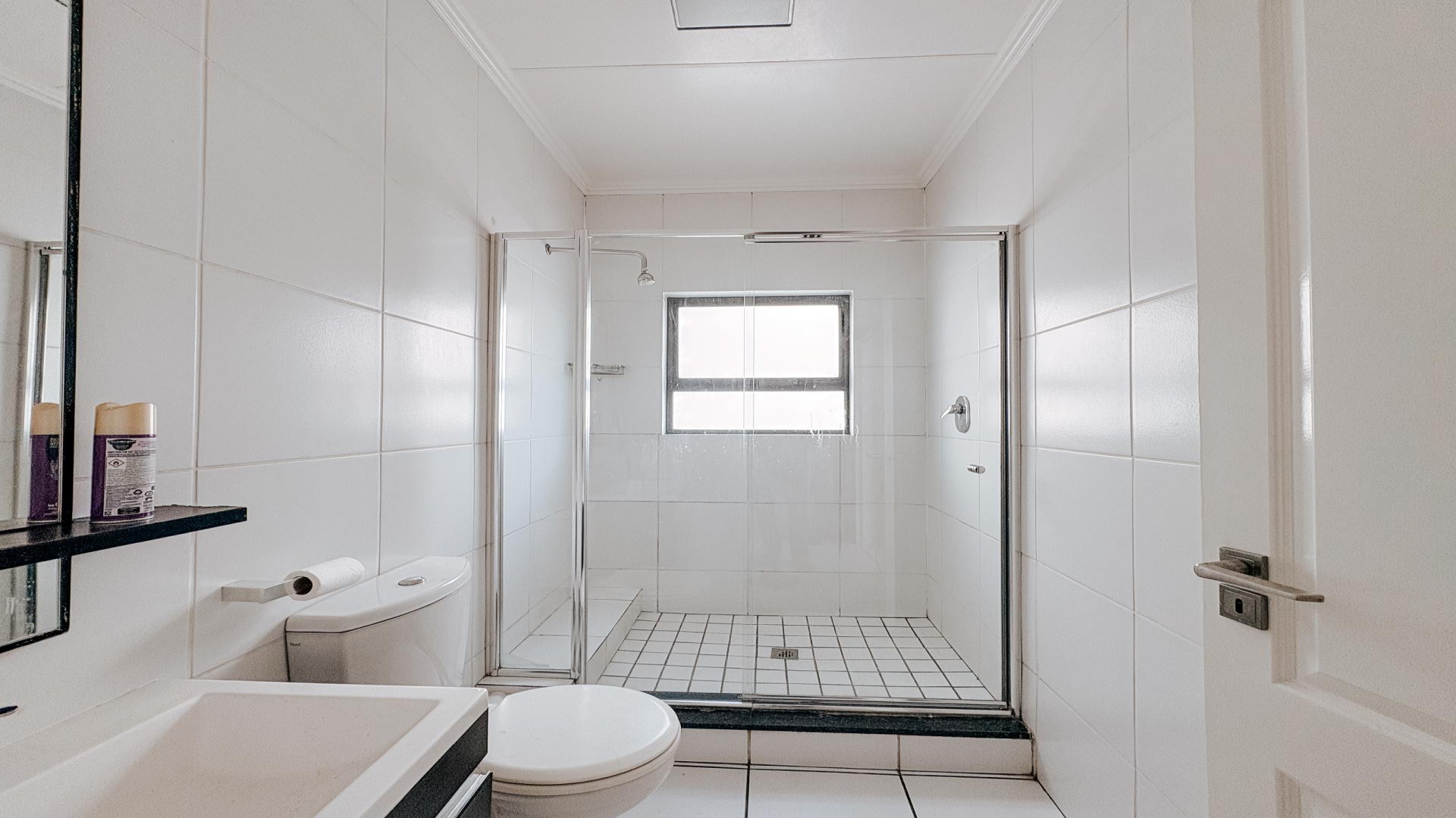Bathroom 1 of property in Greenstone Hill