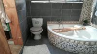 Bathroom 2 of property in Isipingo Hills