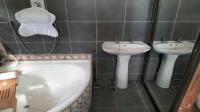 Bathroom 2 of property in Isipingo Hills