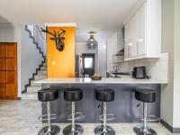  of property in Melodie
