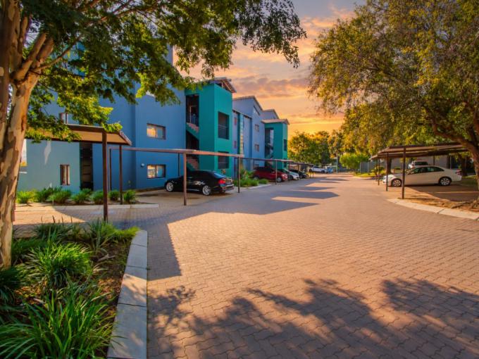 2 Bedroom Apartment for Sale For Sale in Roodepoort - MR724177
