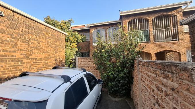 3 Bedroom Duplex for Sale and to Rent For Sale in Haddon - MR724187