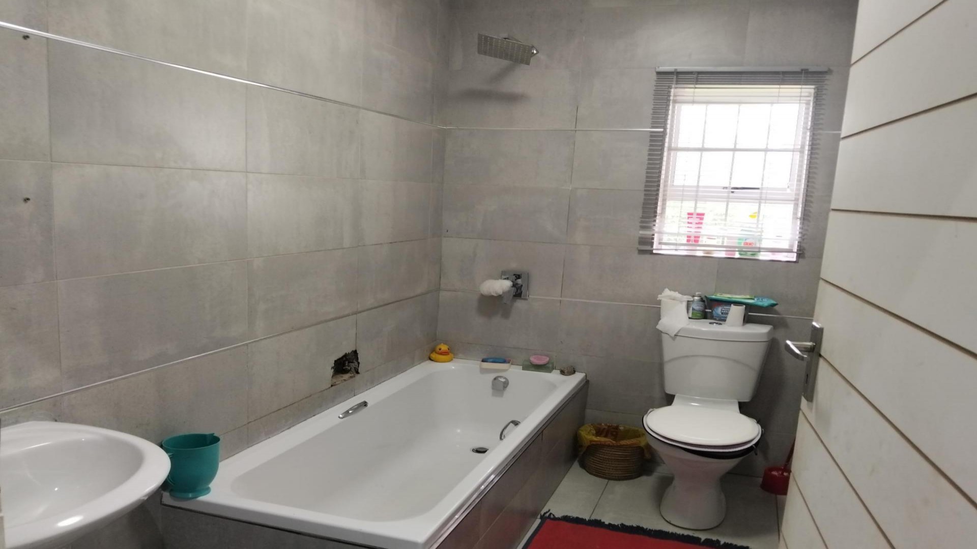 Bathroom 1 of property in Ntuzuma