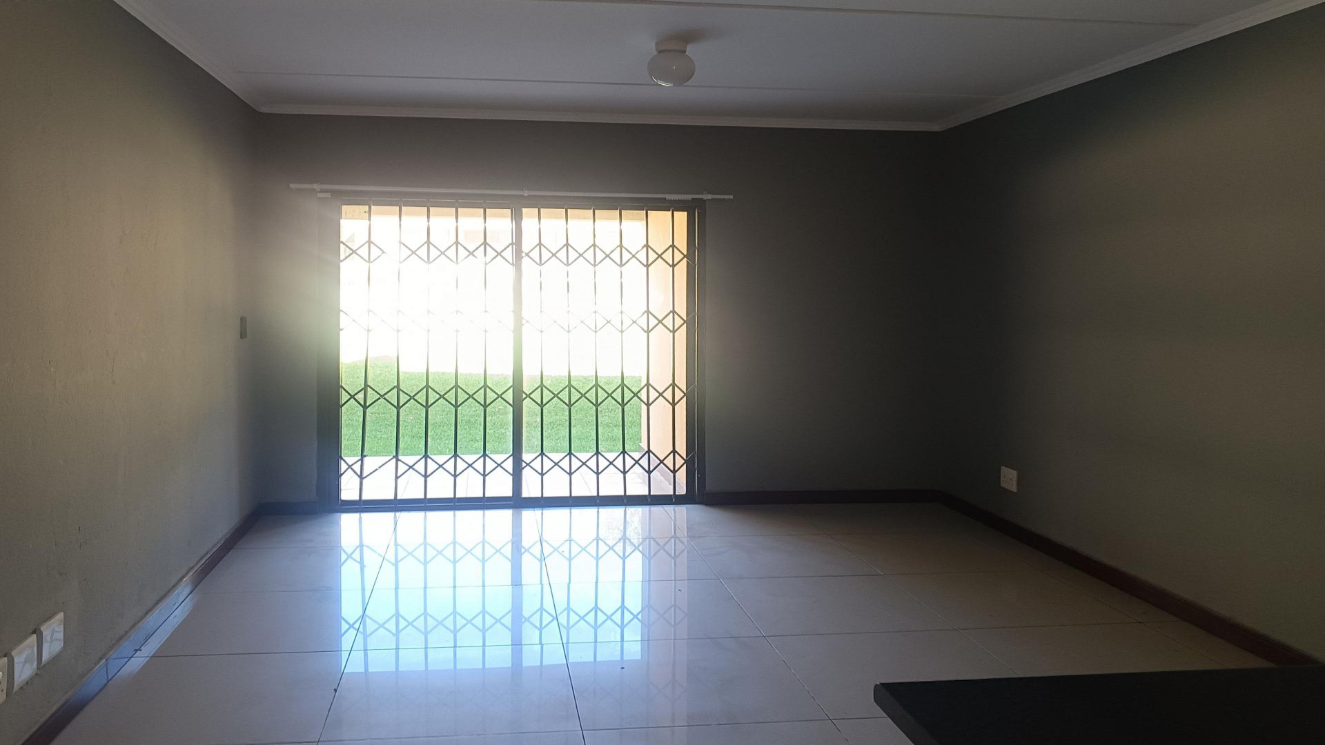Lounges - 12 square meters of property in Erand Gardens