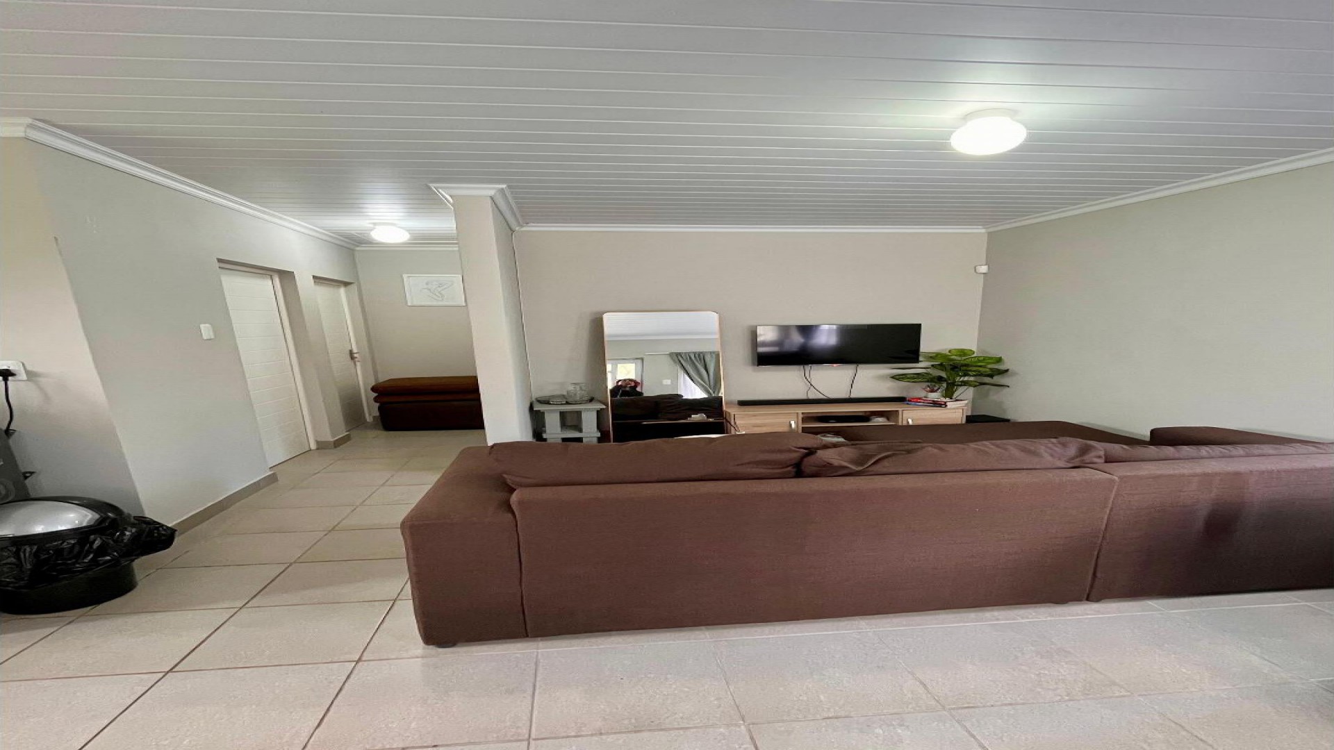 Lounges of property in Amalinda