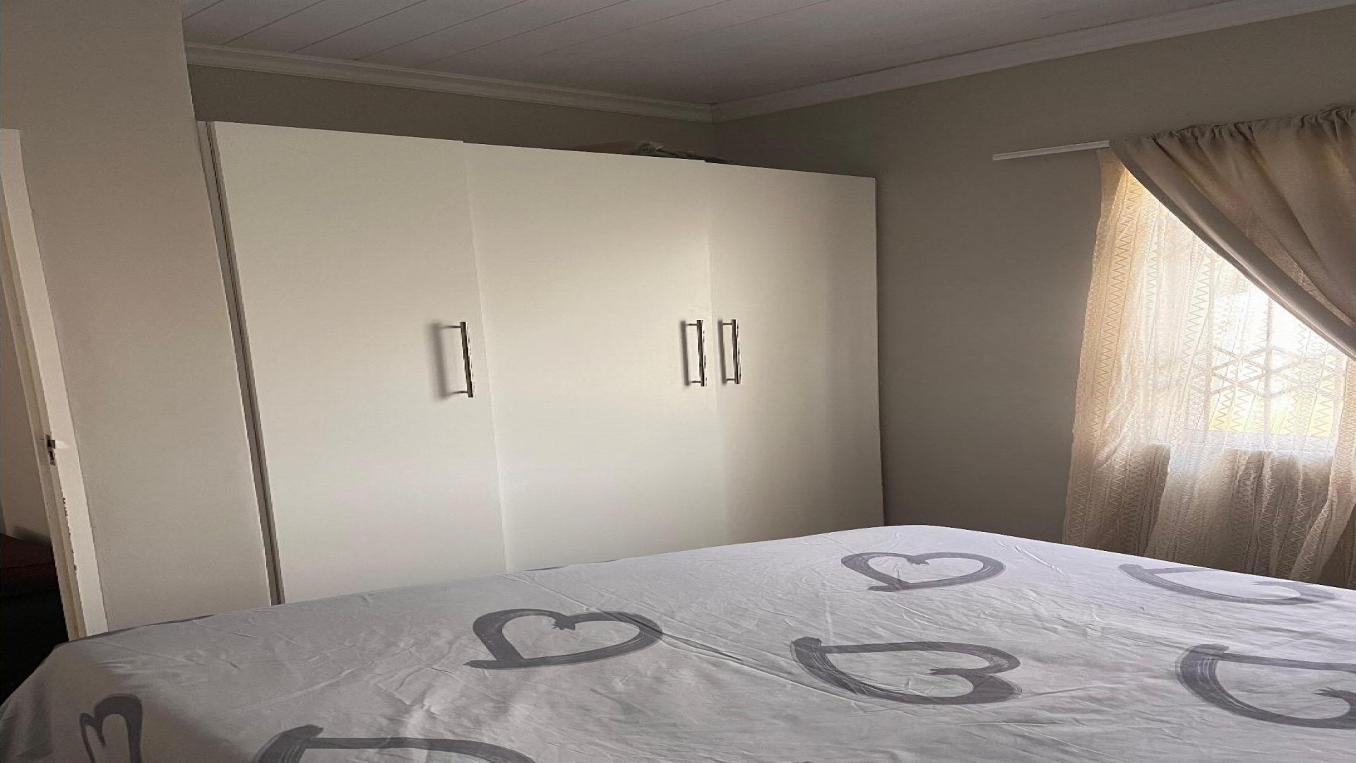 Bed Room 1 of property in Amalinda