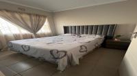 Bed Room 1 of property in Amalinda