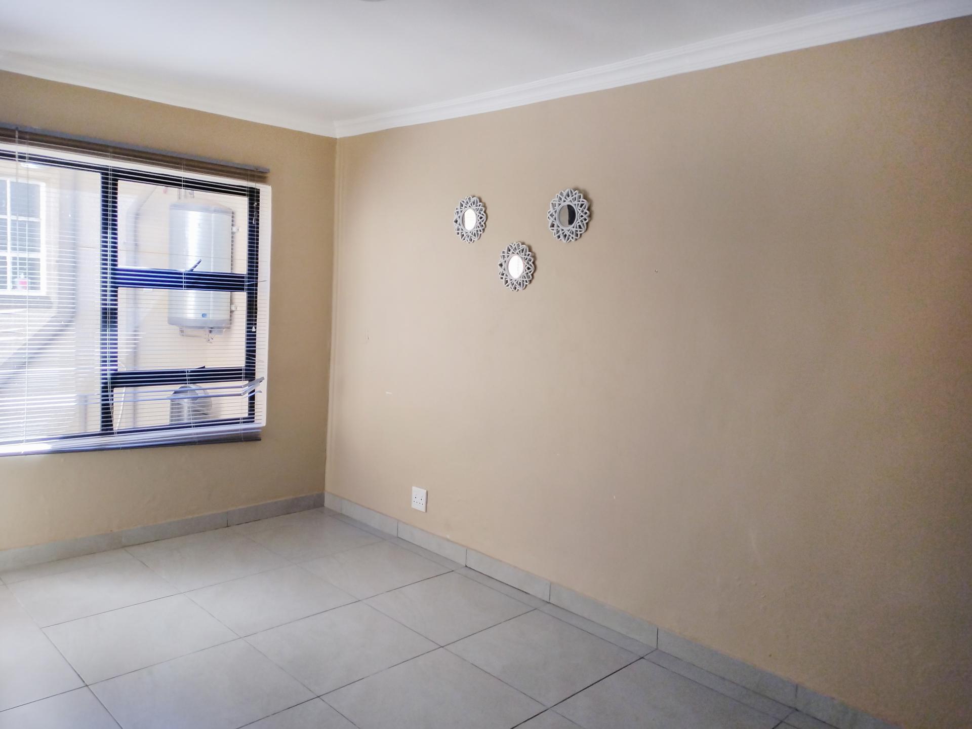  of property in Helderkruin