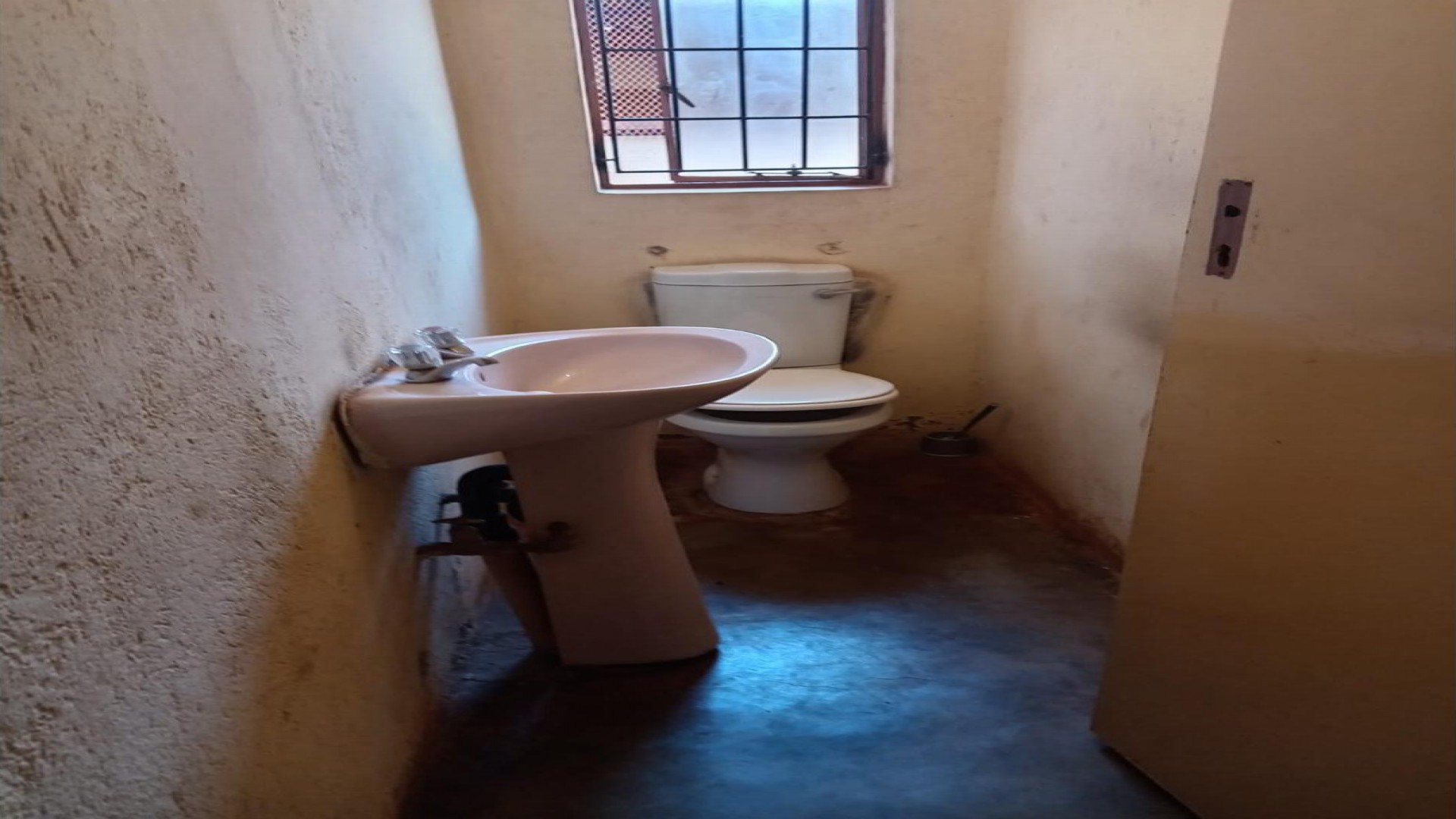 Bathroom 1 of property in Lebowakgomo