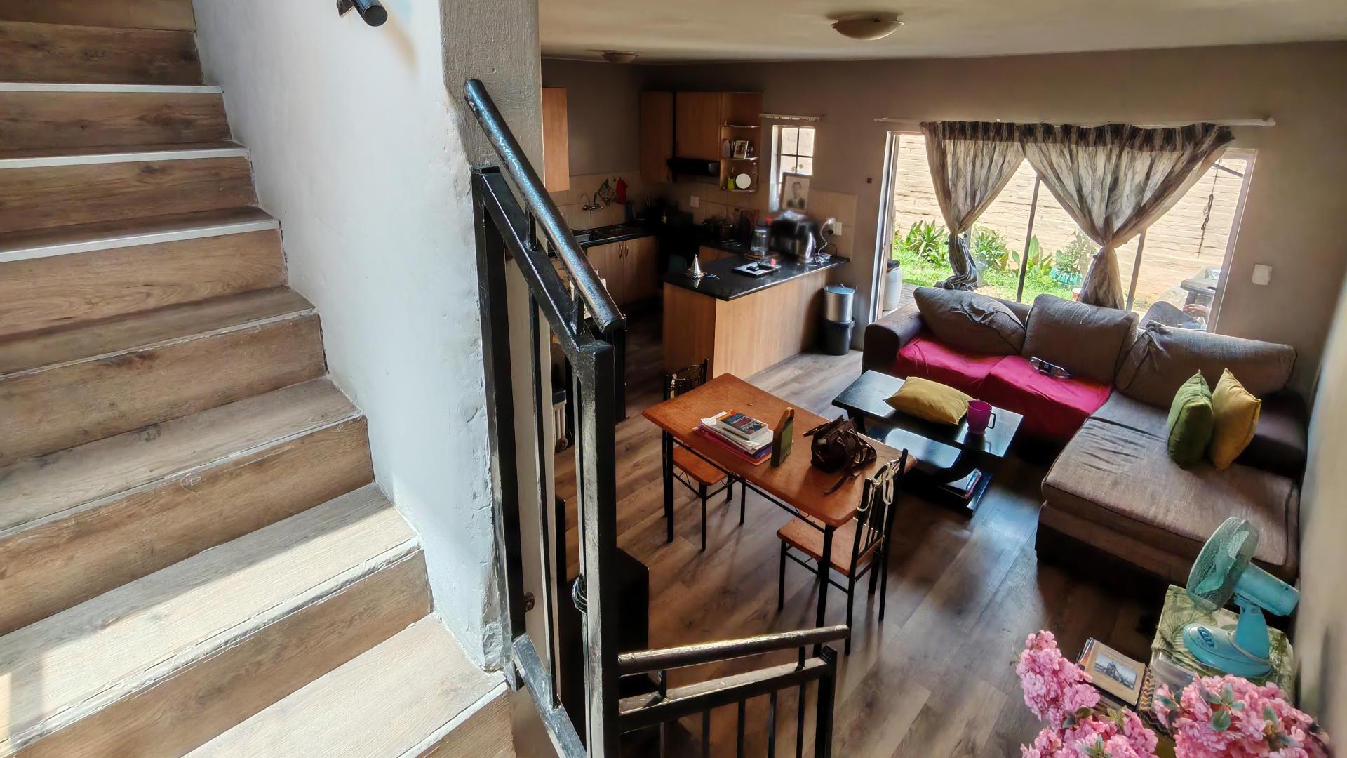 Lounges of property in Claremont