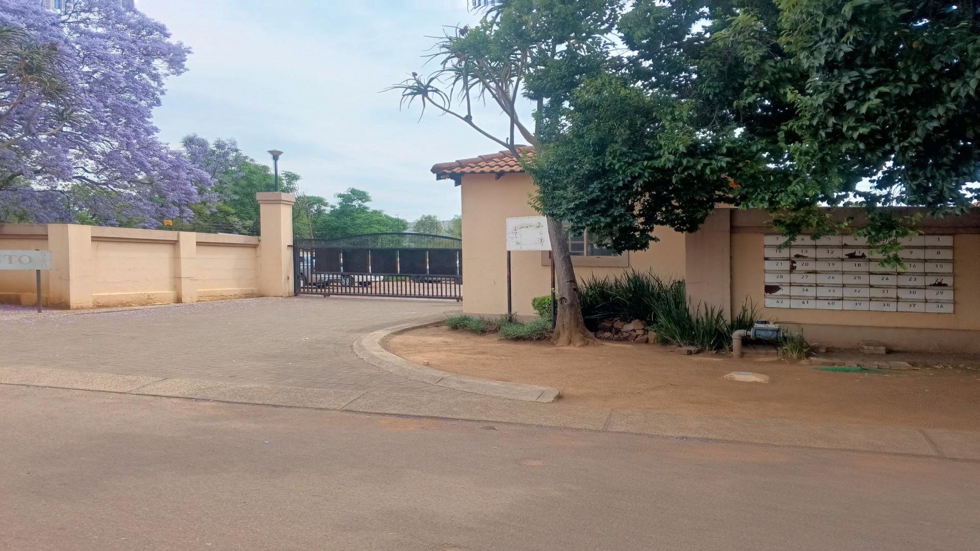 Front View of property in Claremont