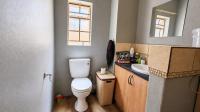 Bathroom 2 of property in Claremont