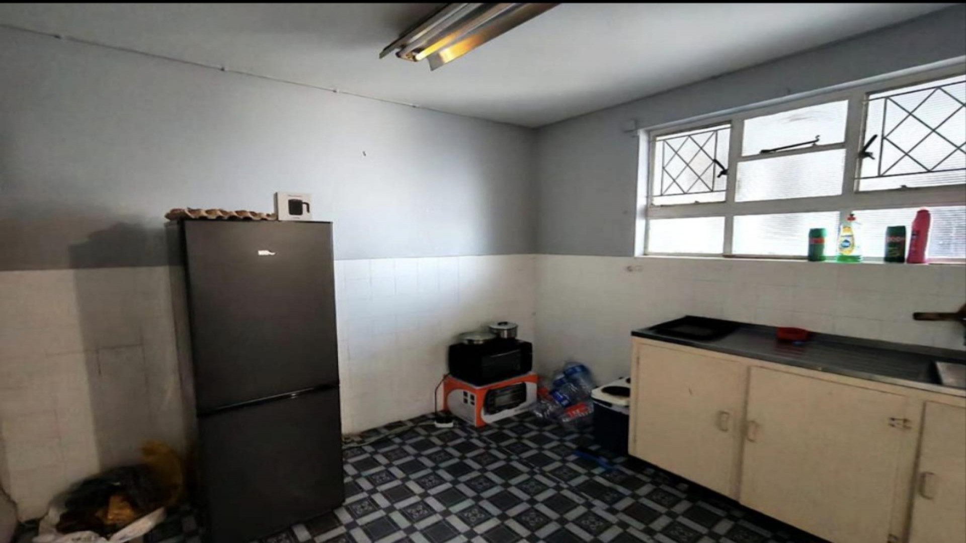Kitchen of property in South Beach