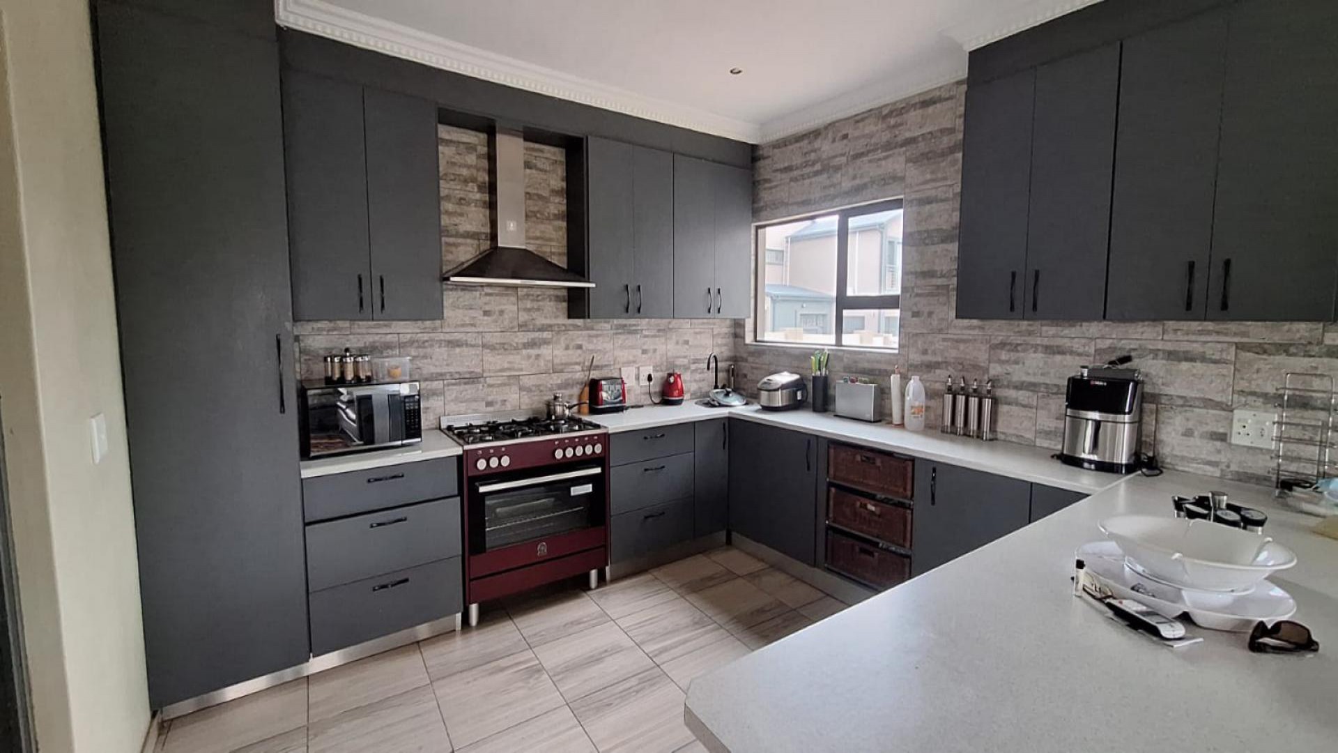 Kitchen of property in Derdepoortpark