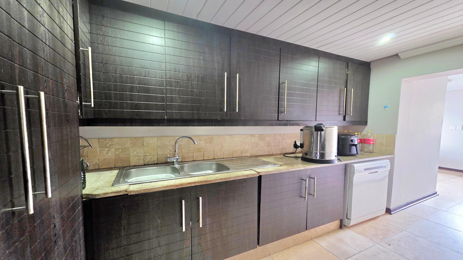 Kitchen of property in Vincent