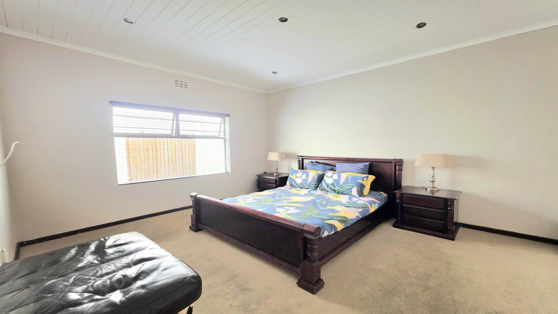 Bed Room 1 of property in Vincent