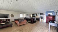 Lounges of property in Vincent