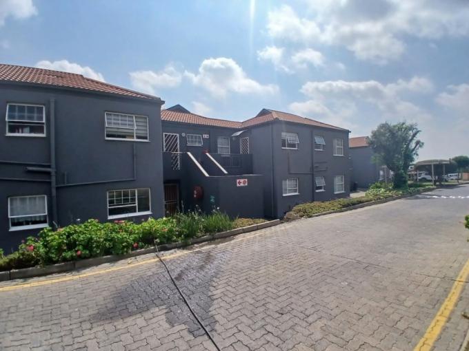 2 Bedroom Simplex for Sale For Sale in Linmeyer - MR724393