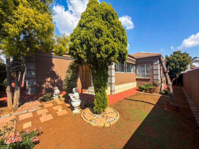 3 Bedroom House for Sale For Sale in Bassonia Rock - MR724403