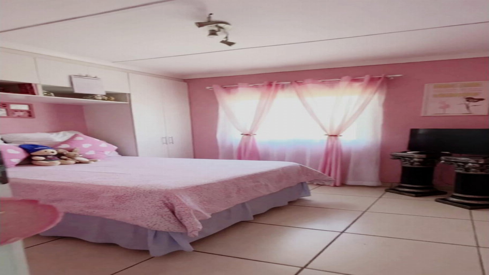 Bed Room 2 of property in Newlands West