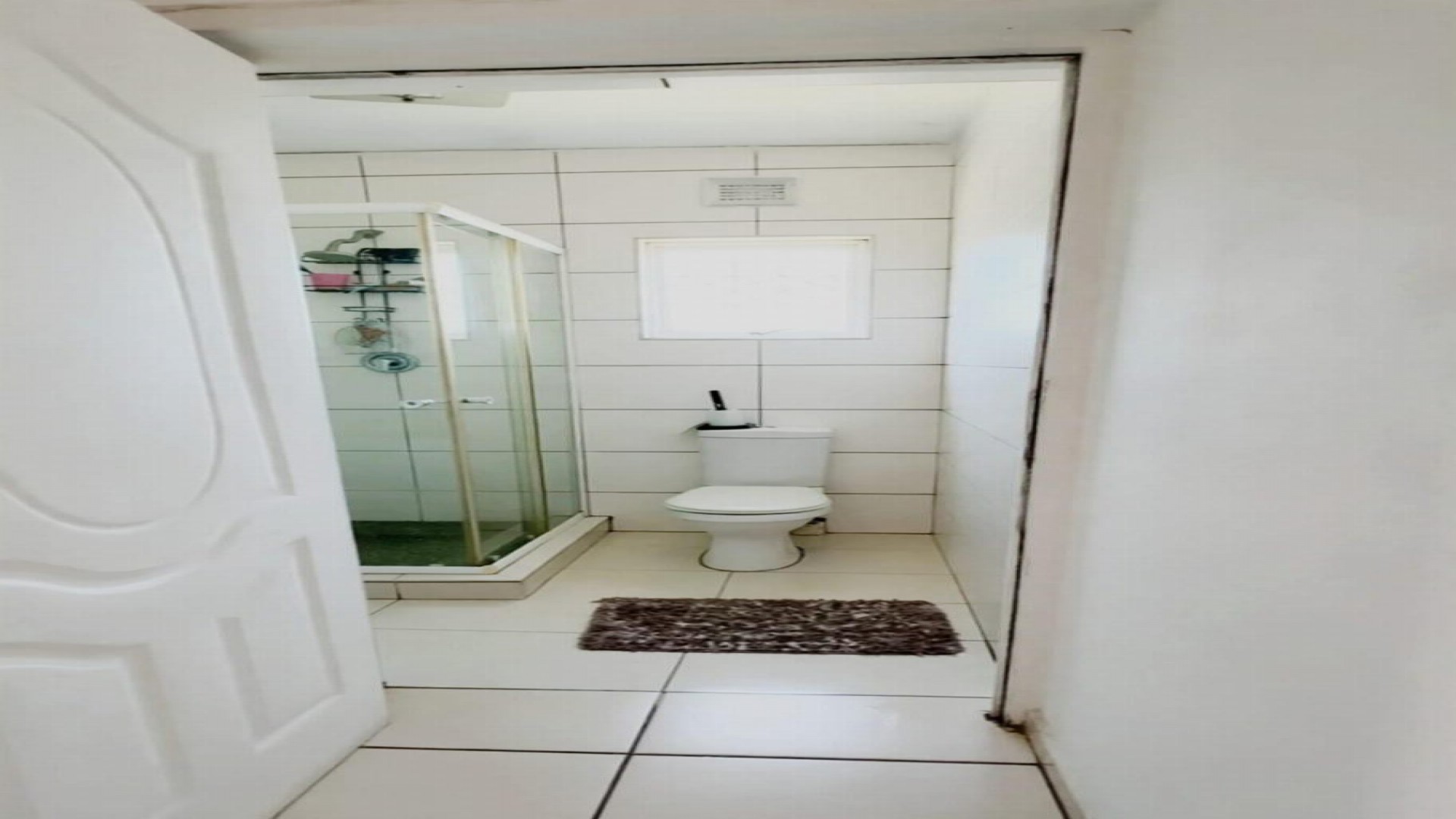 Bathroom 1 of property in Newlands West