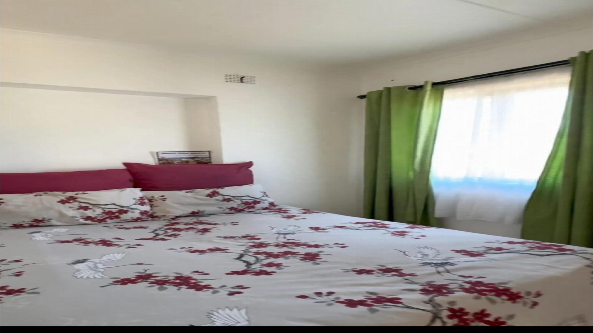 Bed Room 5+ of property in Newlands West