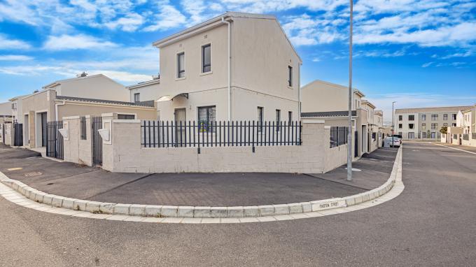 2 Bedroom Duplex for Sale For Sale in Parklands - MR724442