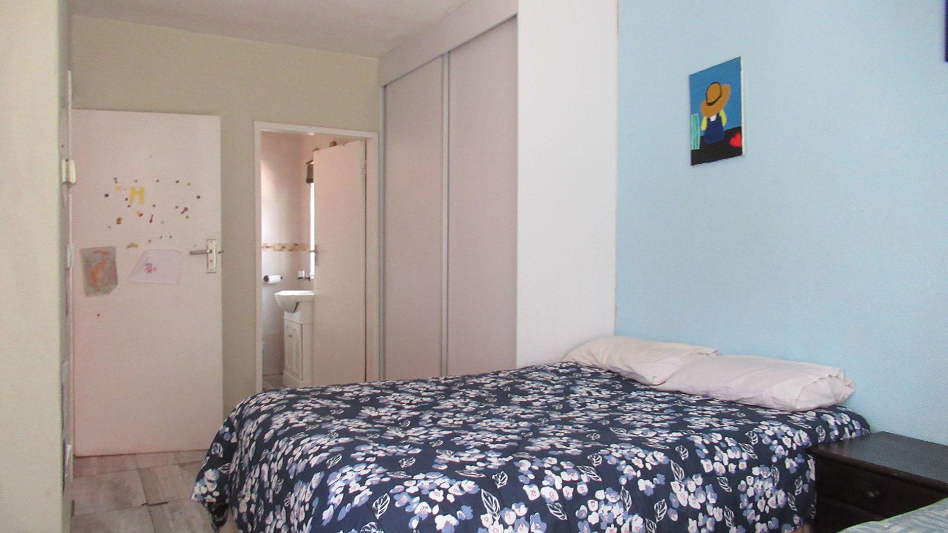 Bed Room 2 - 11 square meters of property in Rangeview