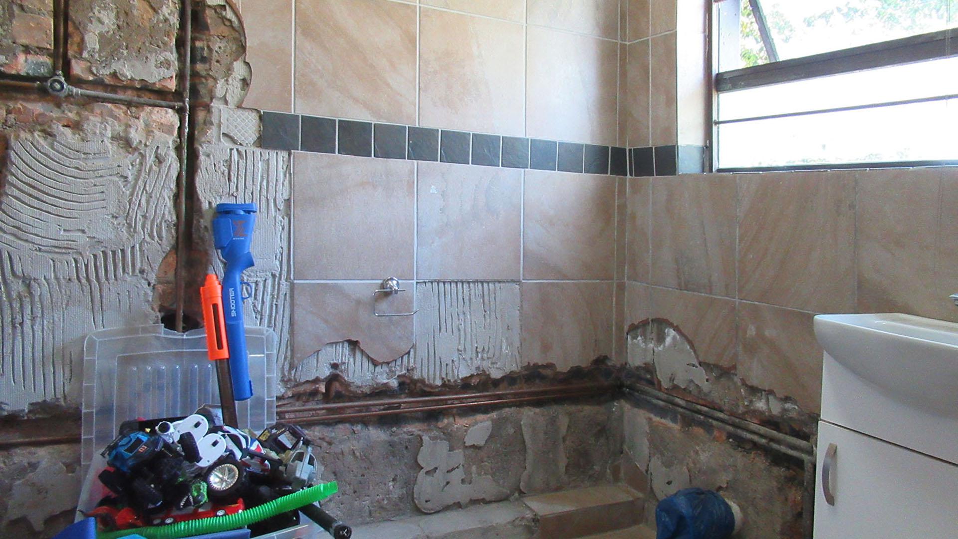 Bathroom 3+ - 4 square meters of property in Rangeview