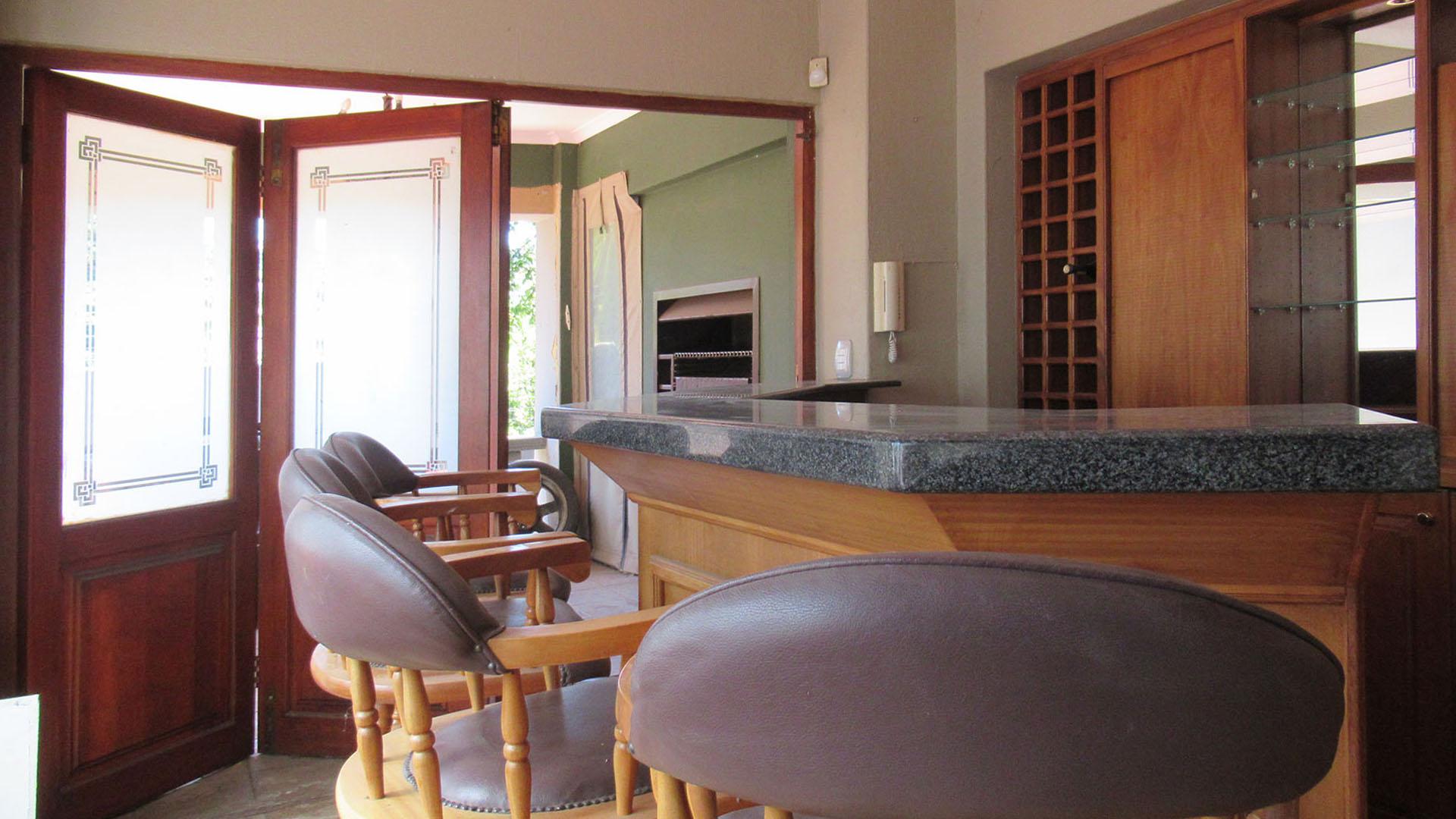 Entertainment - 26 square meters of property in Rangeview