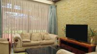 Lounges - 68 square meters of property in Rangeview
