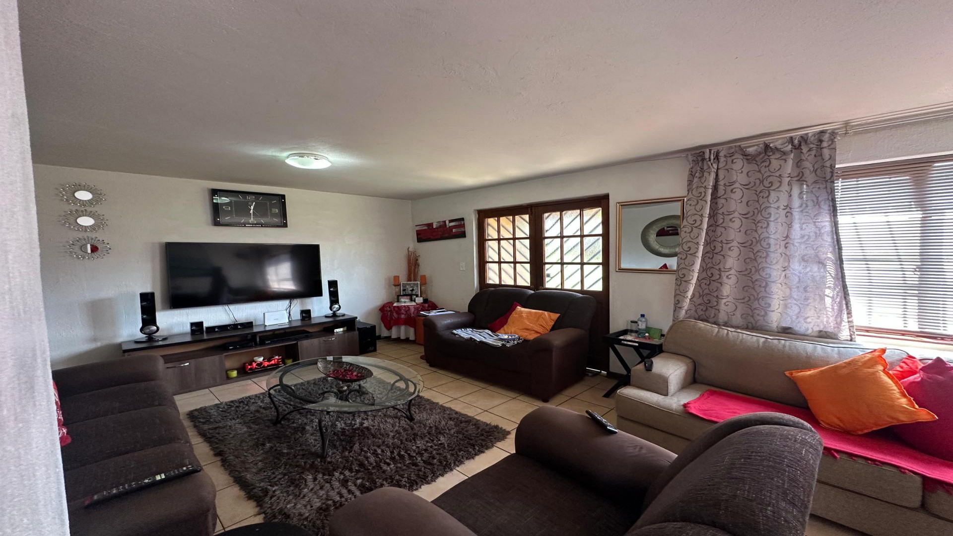 Lounges of property in Klopperpark